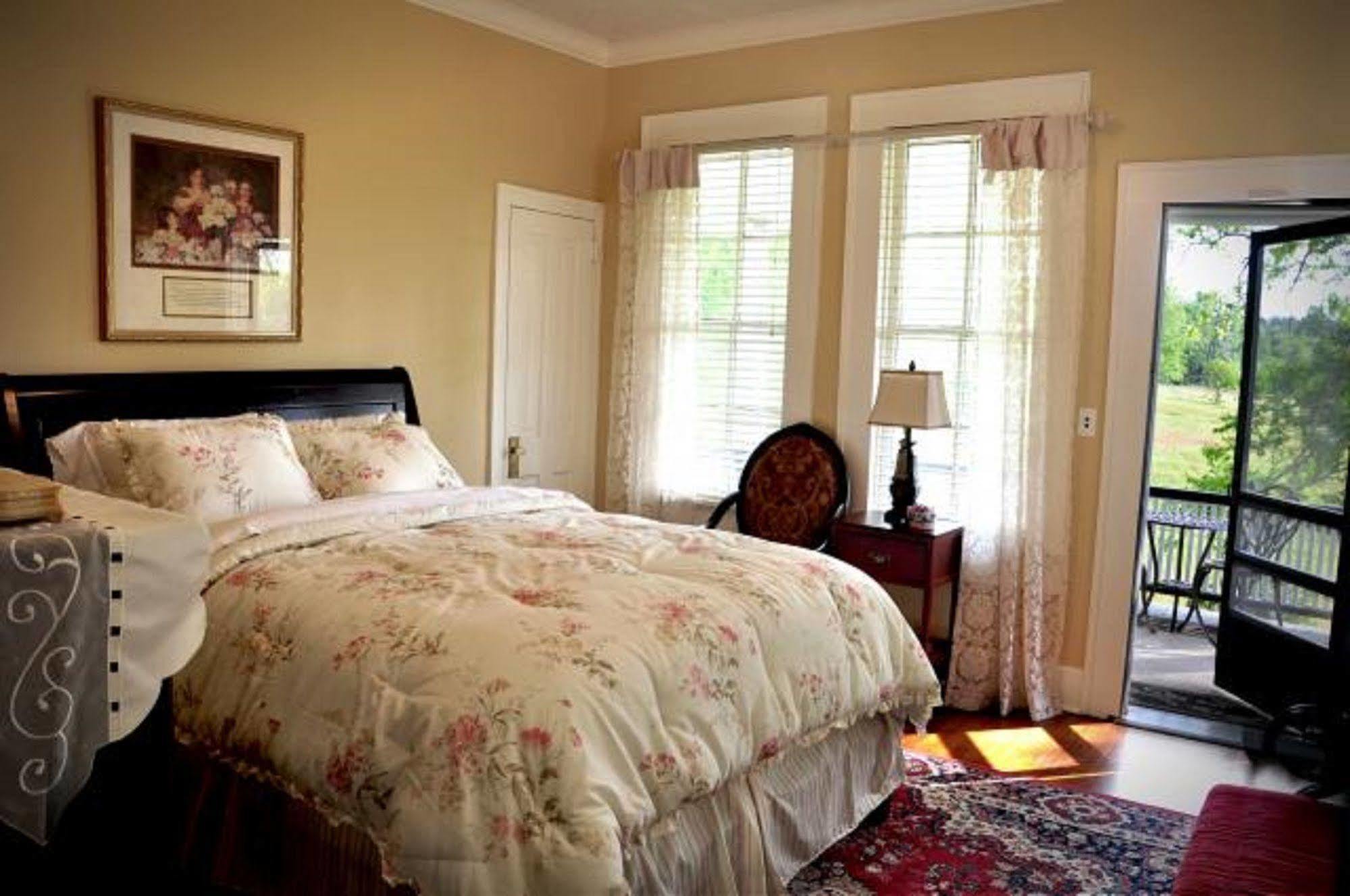 Texas Forest Country Retreat Huntington ภายนอก รูปภาพ
